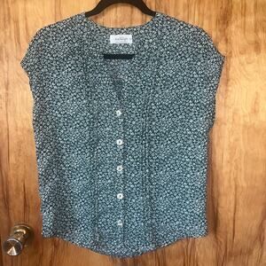 Kaileigh Green White Floral Print Short Sleeve Button Up V-Neck  Size Small